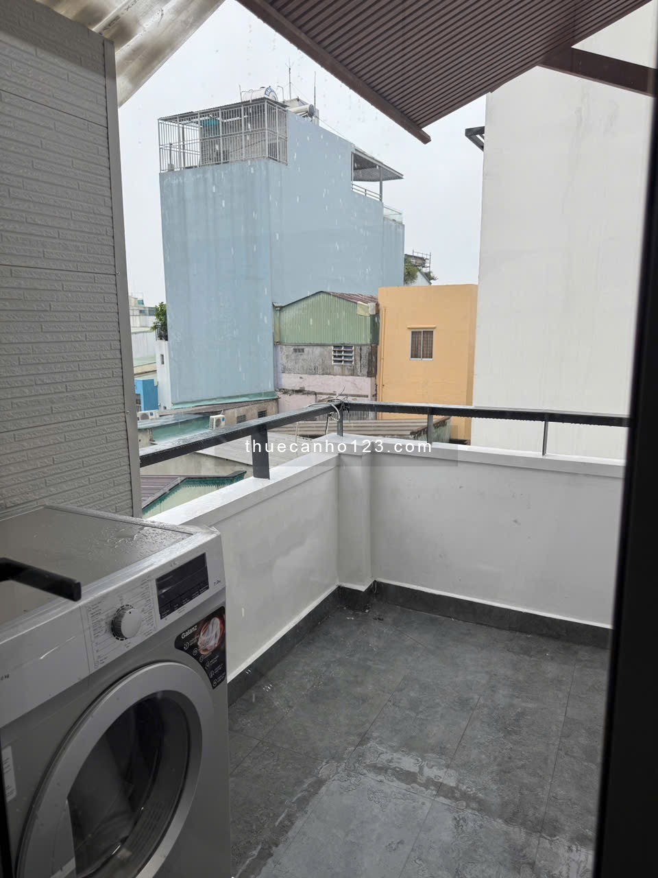 Cho thuê gấp phòng studio vừa xây xong có ban công riêng siêu to gần Aeon Tân Phú.