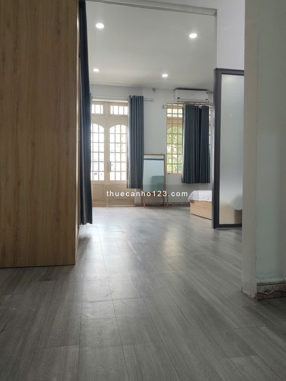 Studio ban công tách bếp Q8 - gần Đh Công Nghệ SG, Parcmall, cầu Chánh Hưng,...