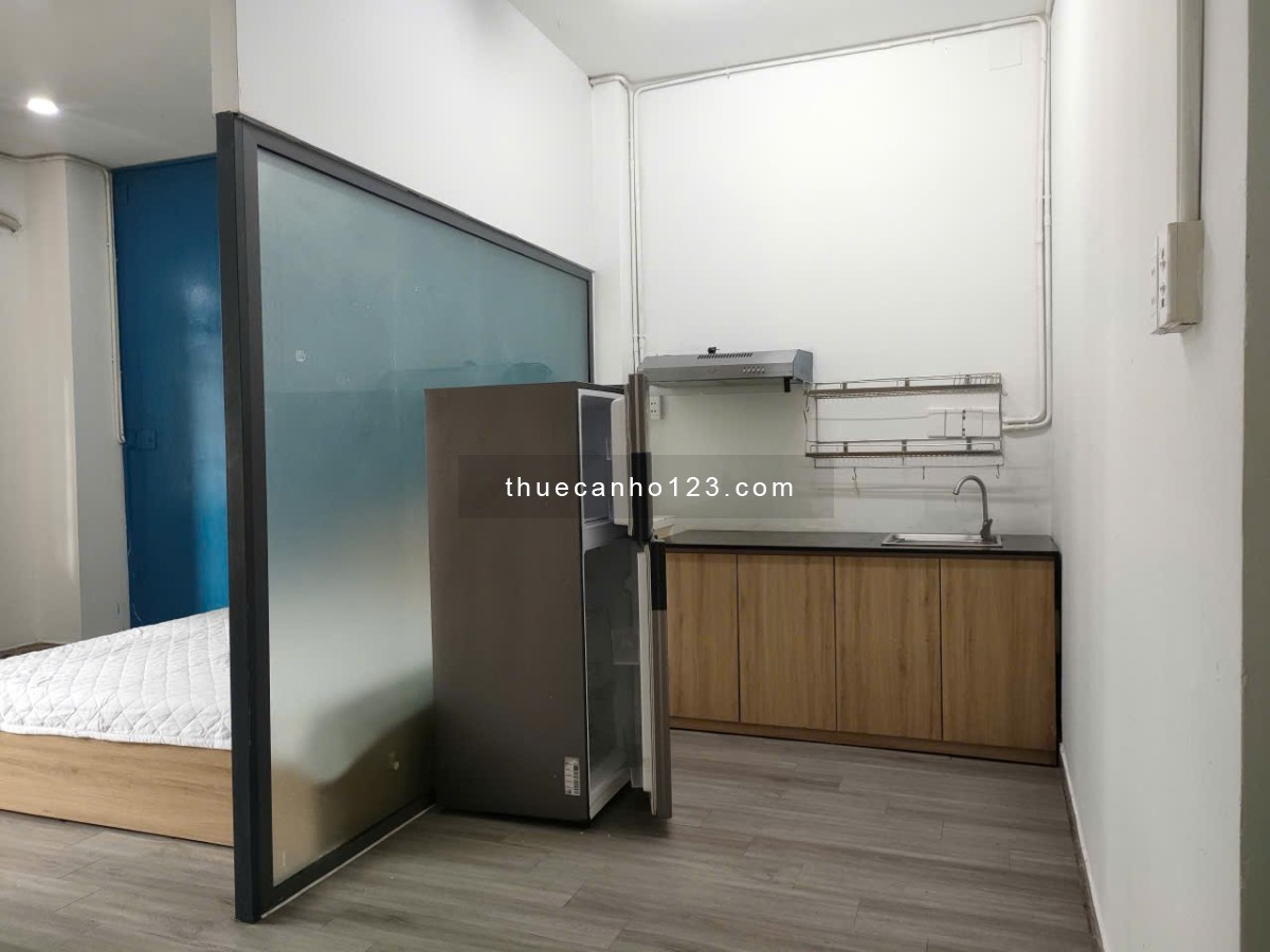 Studio ban công tách bếp Q8 - gần Đh Công Nghệ SG, Parcmall, cầu Chánh Hưng,...