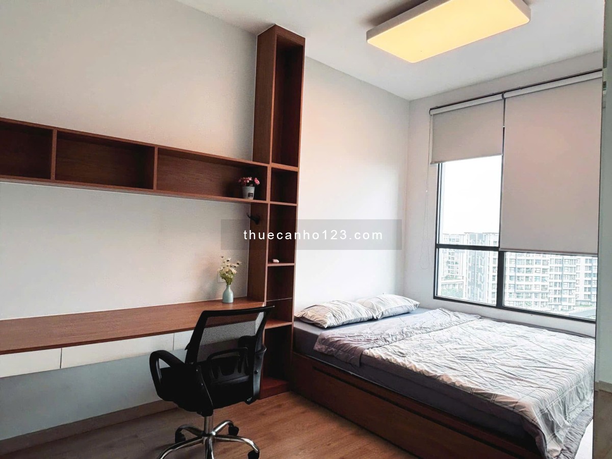 Xách vali vào ở ngay CHCC Emerald 84m2, 2pn, 2wc và 1 kho nhà có full nội thất đẹp giá 15tr/th