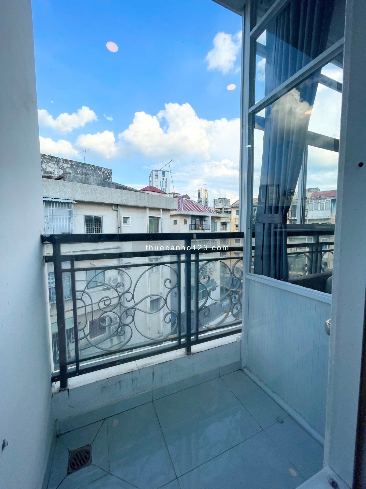 Studio ban công Q1 - gần Đh UEH, Đh Mở, Vòng xoay Điện Biên Phủ, Thảo Cầm Viên,...