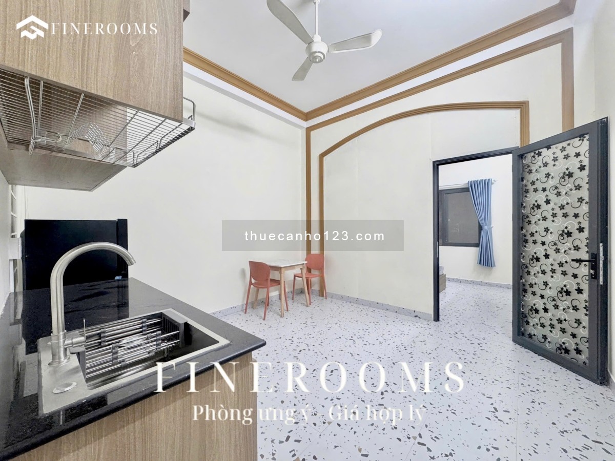 Căn hộ tách bếp, máy giặt riêng, cửa sổ thoáng mát – Ngay trung tâm Tân Bình!