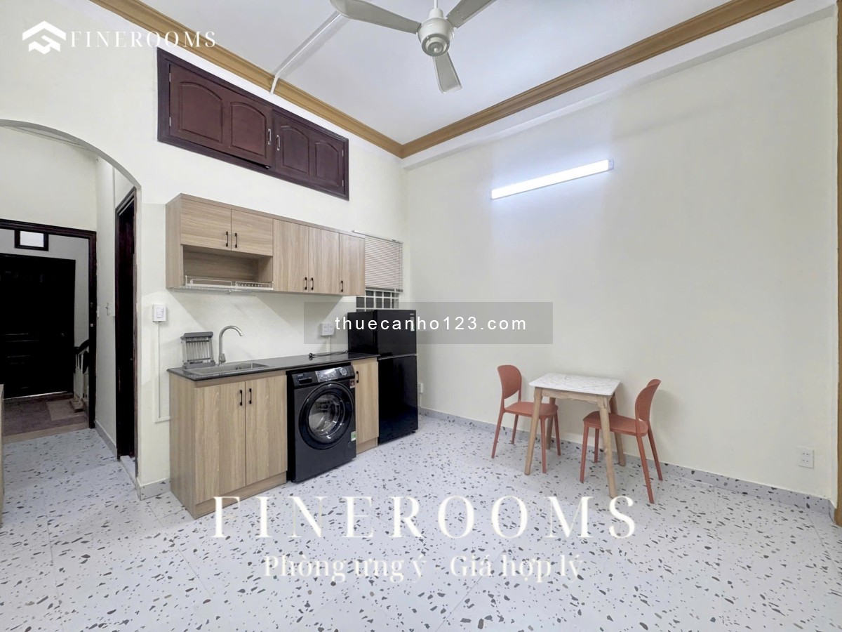 Căn hộ tách bếp, máy giặt riêng, cửa sổ thoáng mát – Ngay trung tâm Tân Bình!