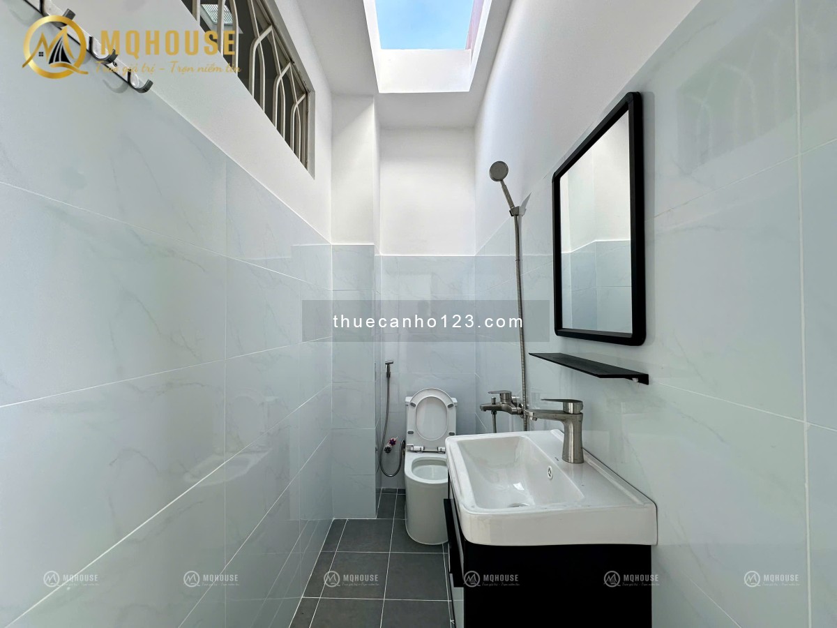 Cho thuê căn hộ studio ban công, nội thất đẹp gần Vincom Cộng Hòa, cầu vượt Hoàng Hoa Thám