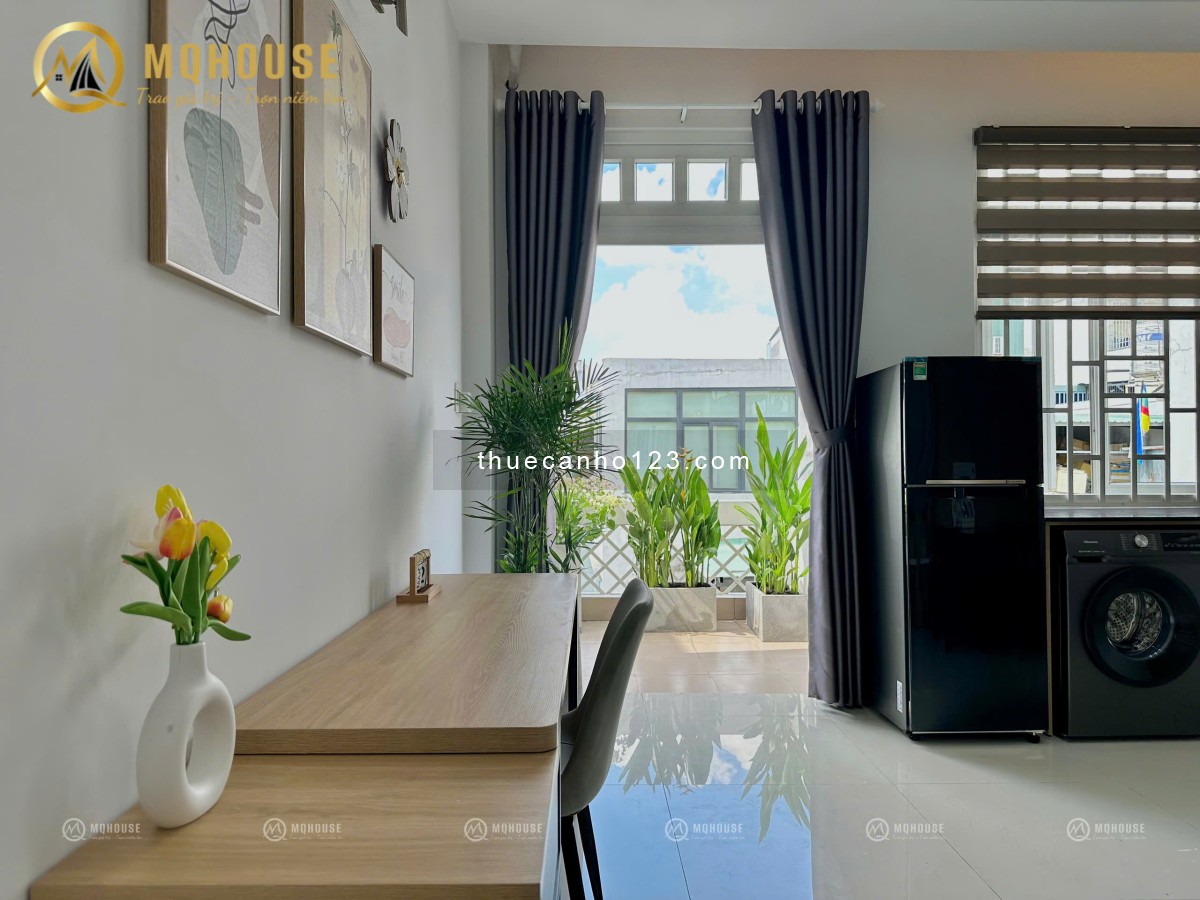 Cho thuê căn hộ studio ban công, nội thất đẹp gần Vincom Cộng Hòa, cầu vượt Hoàng Hoa Thám