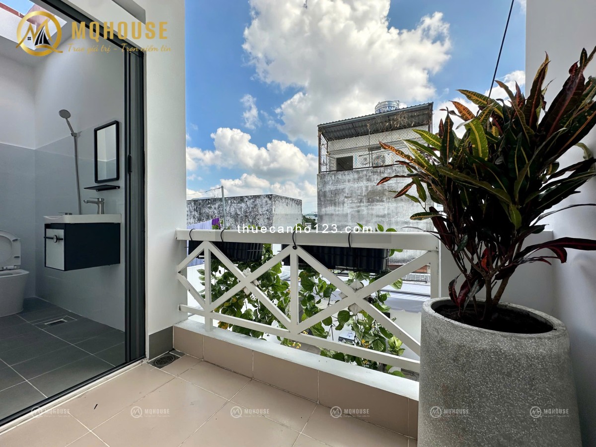 Cho thuê căn hộ studio ban công, nội thất đẹp gần Vincom Cộng Hòa, cầu vượt Hoàng Hoa Thám