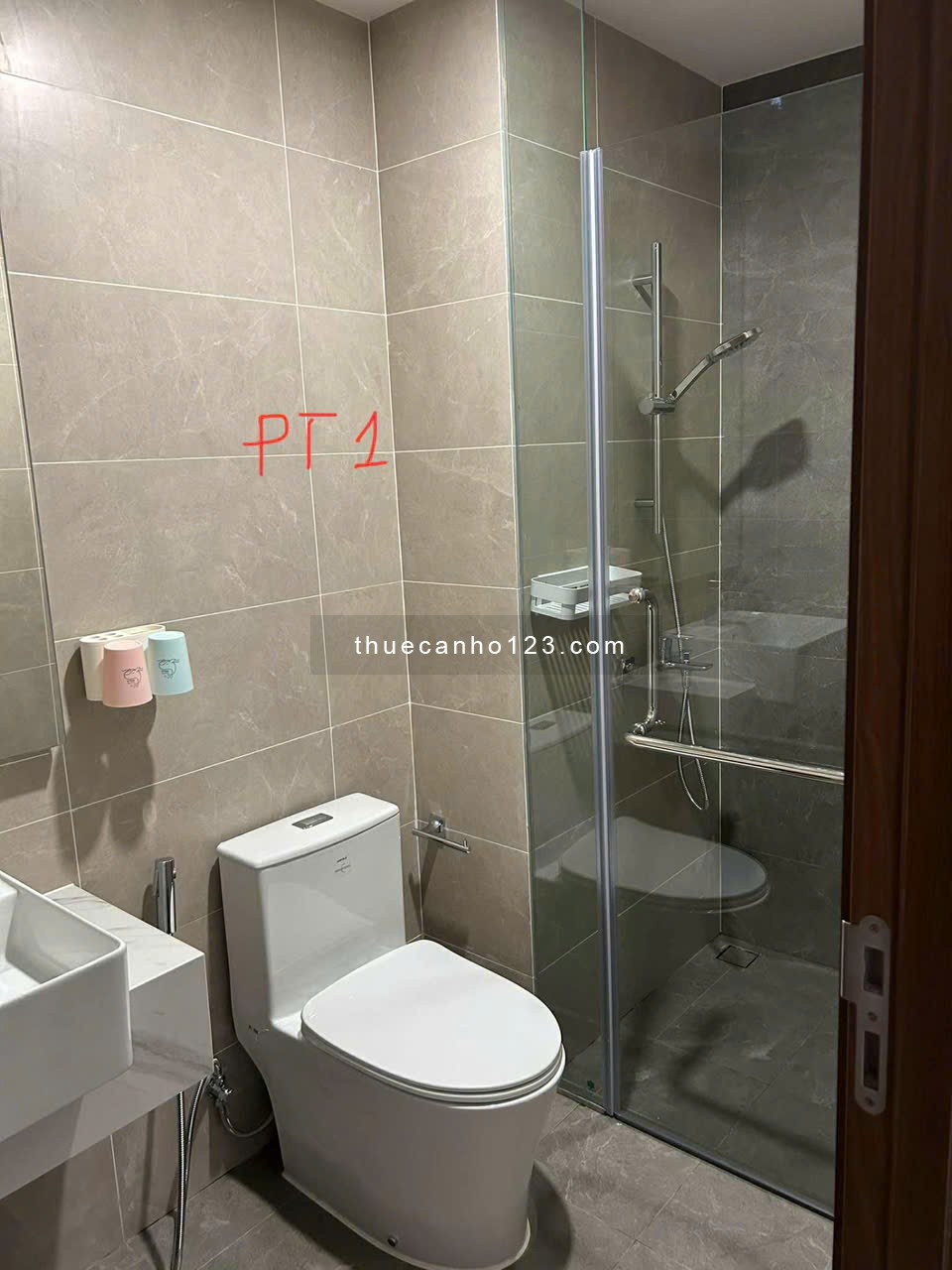 Cho thuê căn hộ góc 3 phòng ngủ 88m2 - - Giá thương lượng