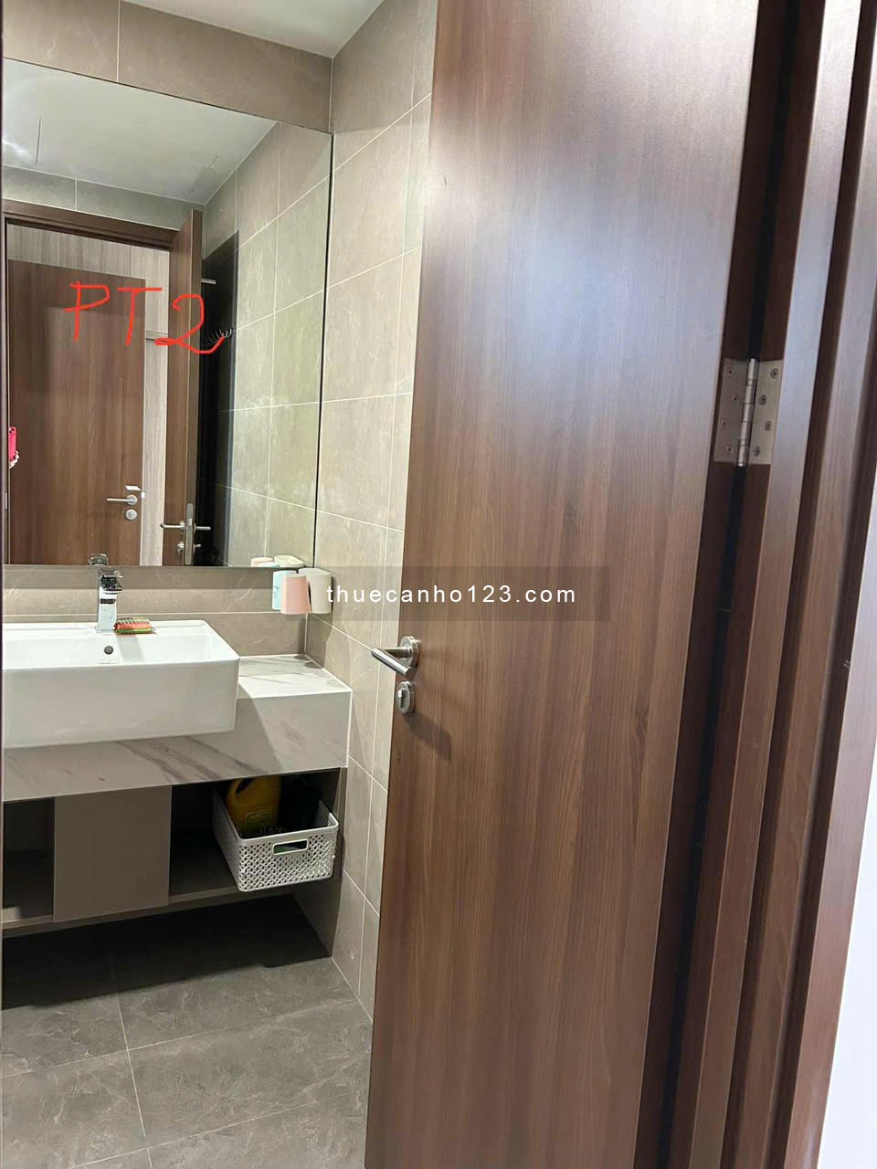 Cho thuê căn hộ góc 3 phòng ngủ 88m2 - - Giá thương lượng