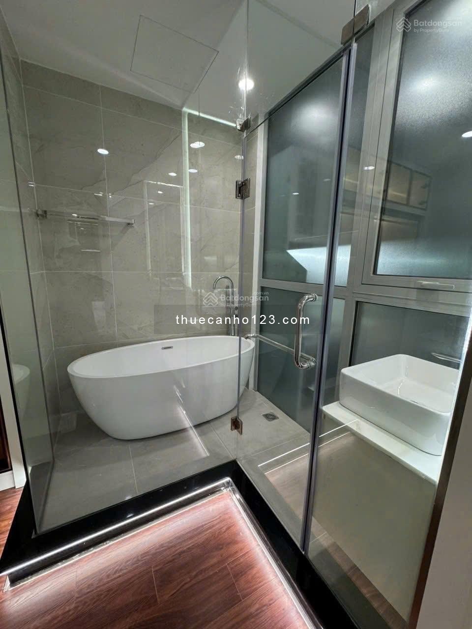 Cho thuê căn hộ 2PN 2WC tại Vinhomes Central Park Bình Thạnh.