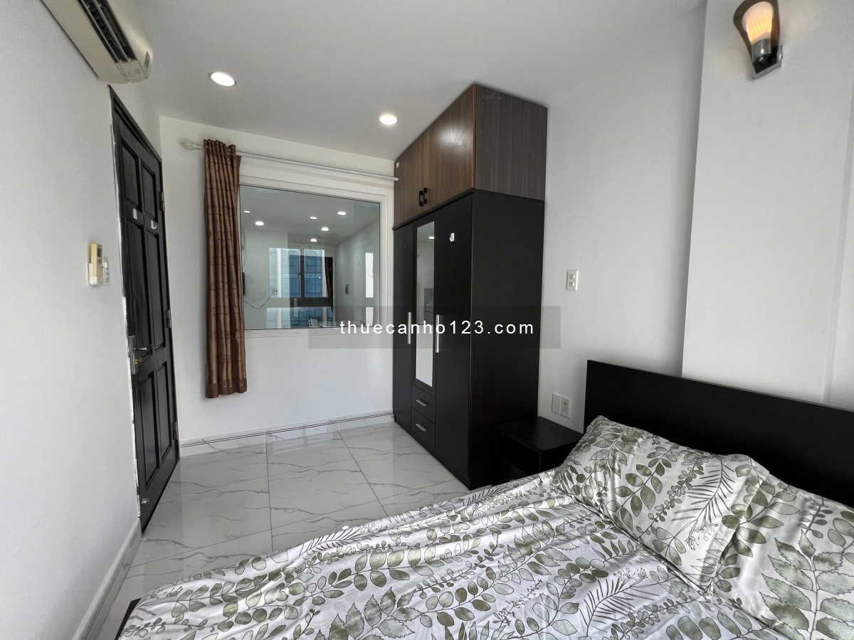 Căn hộ ban công, máy giặt riêng, ngay sân bay Tân Sơn Nhất.