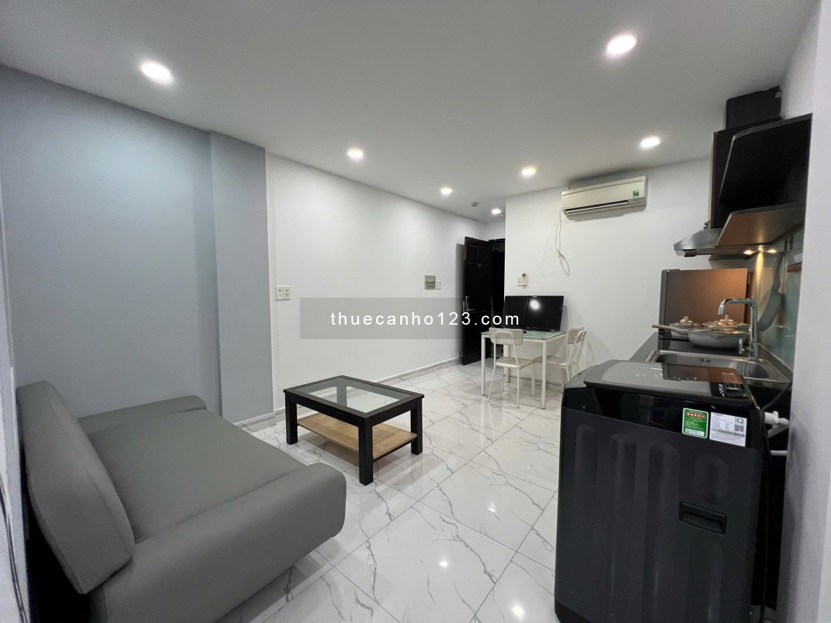 Căn hộ ban công, máy giặt riêng, ngay sân bay Tân Sơn Nhất.