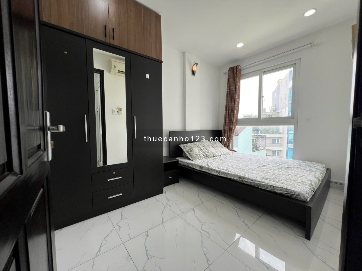 Căn hộ ban công, máy giặt riêng, ngay sân bay Tân Sơn Nhất.