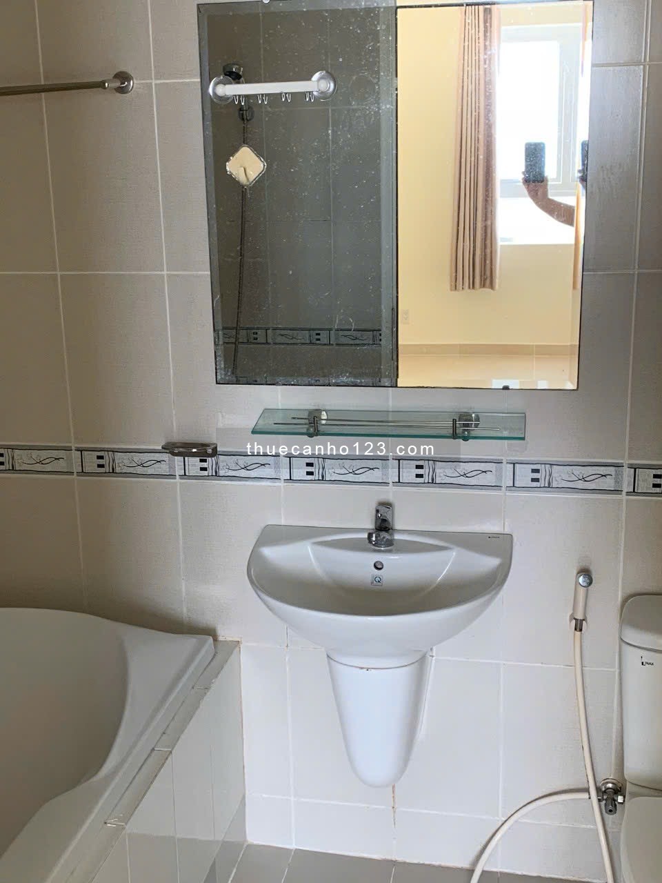 CẦN CHO THUÊ CĂN HỘ Q11, 107m2 3PN 3WC
