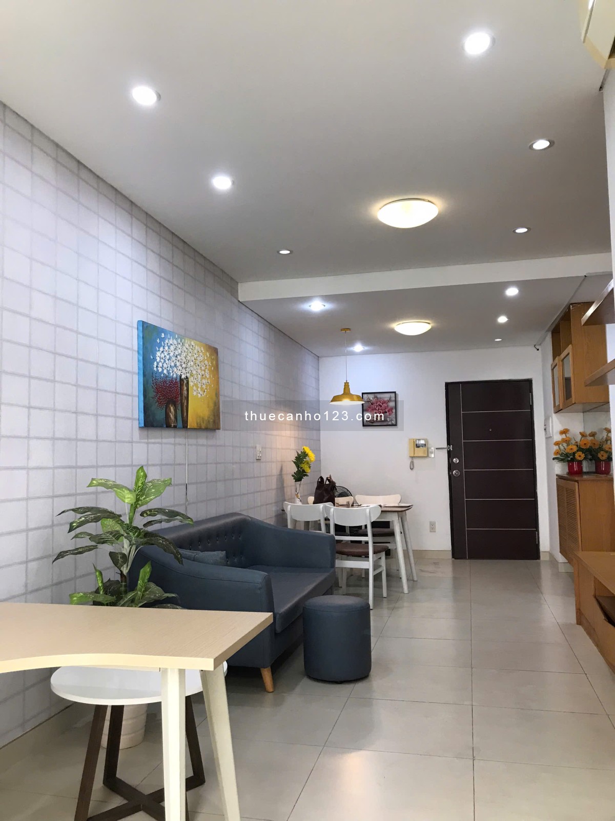 Cho thuê gấp căn hộ 2PN giá 11tr, inbox em nhanh kẻo hết, nhận tìm nhà theo nhu cầu.