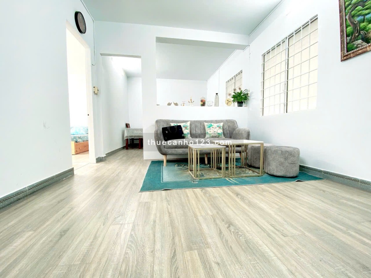 Căn hộ Bàu cát, Tân BÌnh: 2p ngủ, NTCB, ban công, 8tr