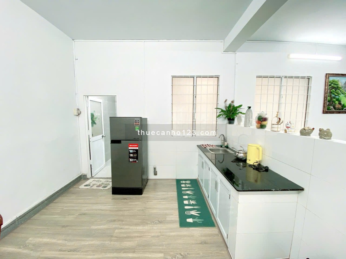 Căn hộ Bàu cát, Tân BÌnh: 2p ngủ, NTCB, ban công, 8tr