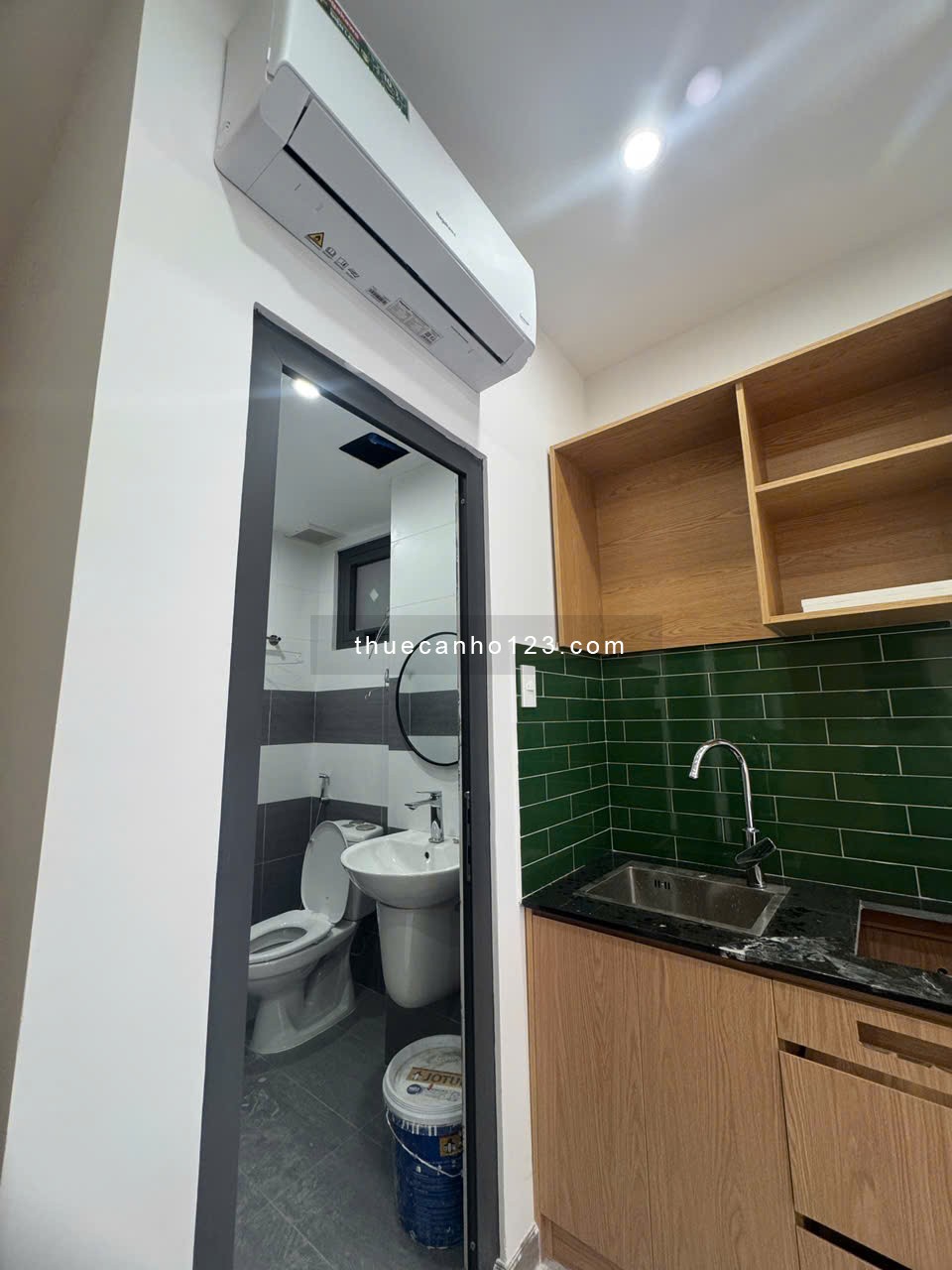 Nhà mới 100% – Tôn Thất Tùng, Quận 1