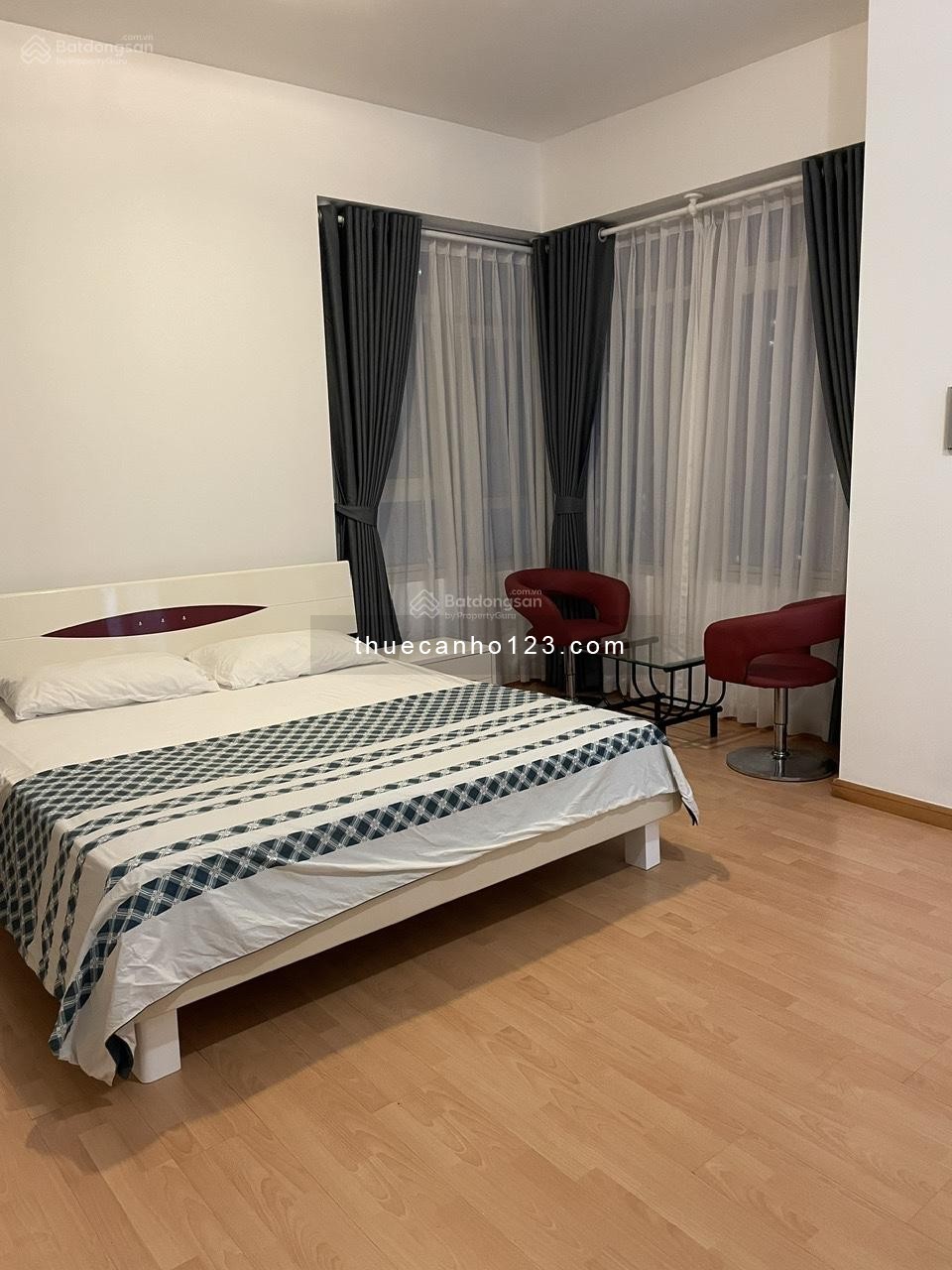 ho thuê căn hộ cao cấp 140m² gồm 3PN 3WC ở chung cư Saigon Pearl