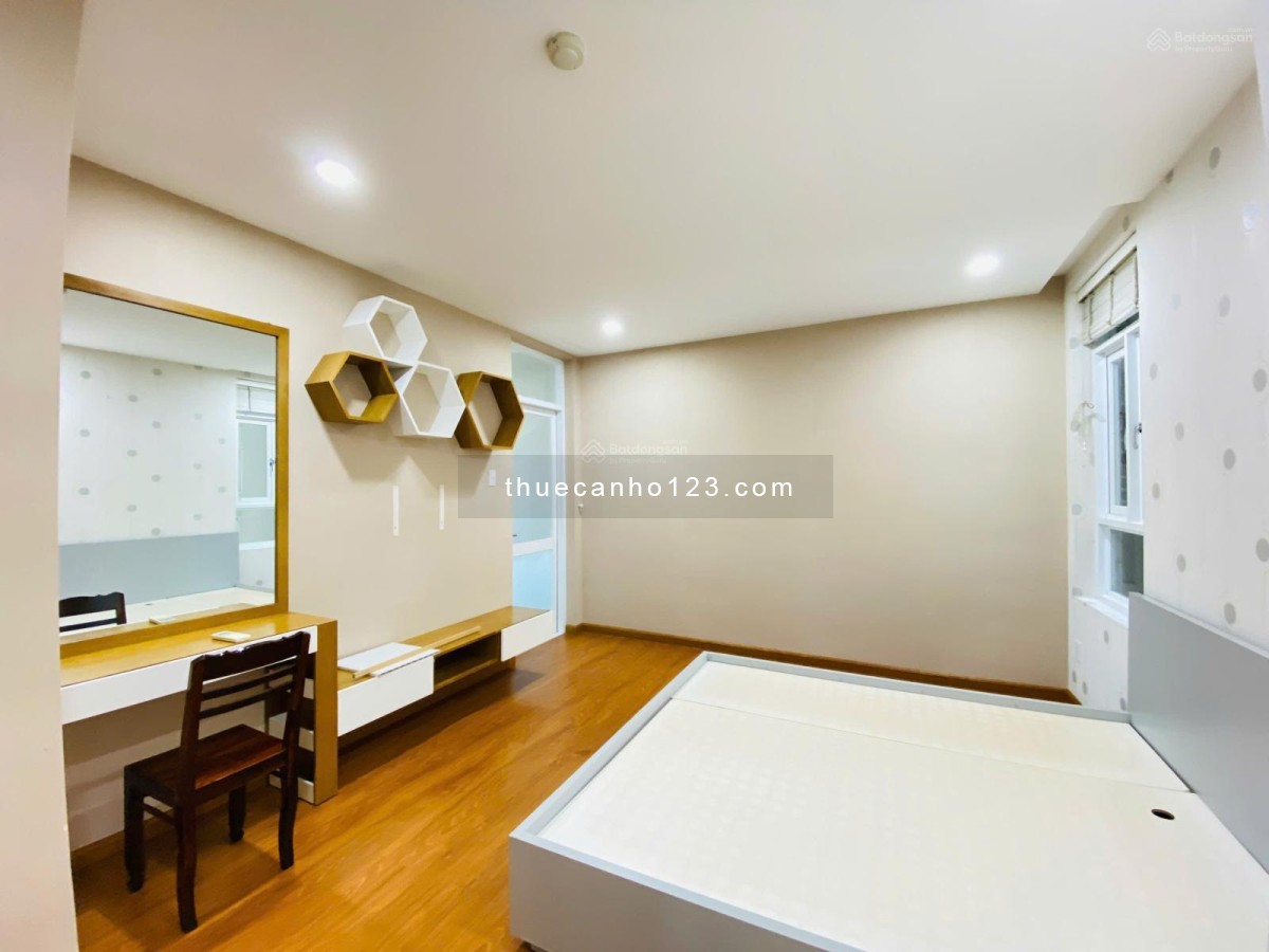 Cho thuê căn hộ Him Lam Chợ Lớn 3 phòng ngủ, 2WC, 14.5 triệu / tháng.