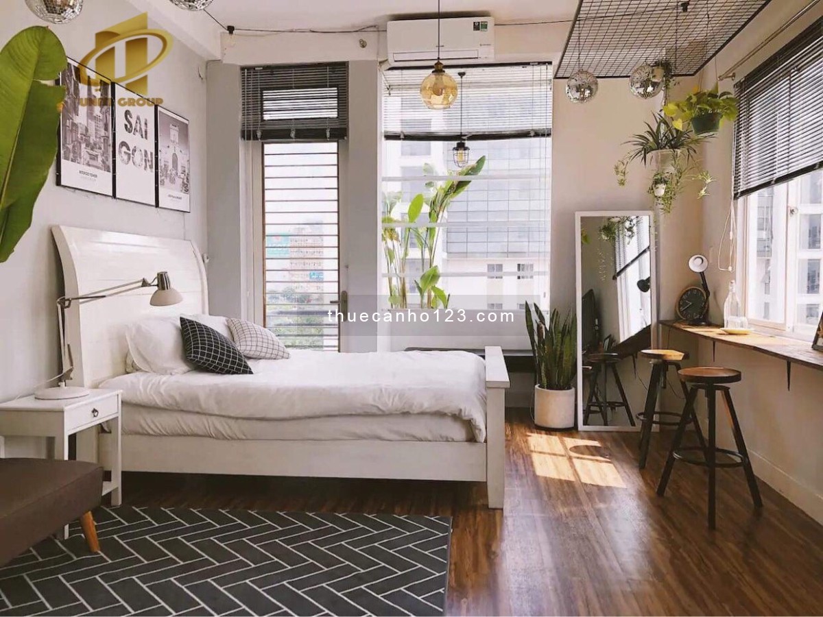 Cho thuê căn hộ ban công, đủ nội thất mặt tiền Đoàn Như Hài Q4, gần ĐH Luật, cầu Khánh Hội