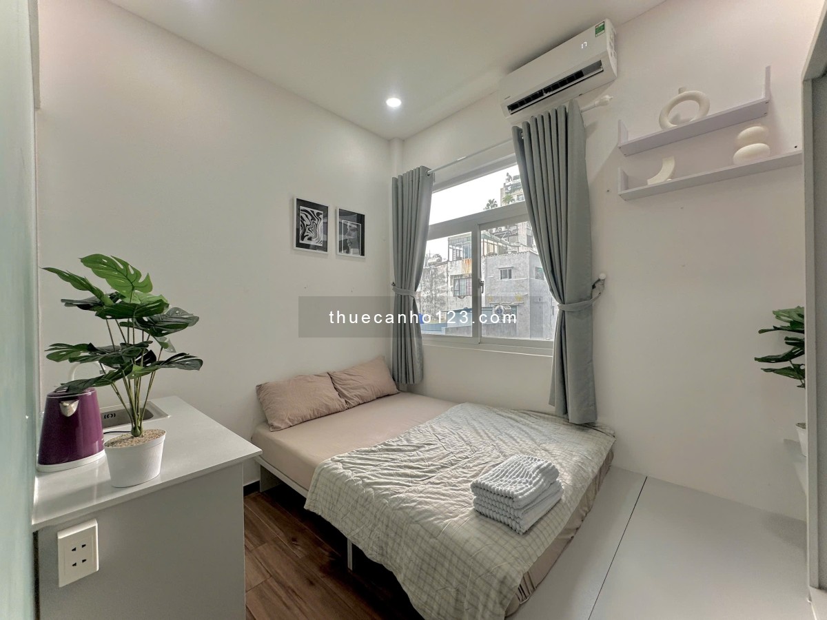 Cho thuê căn hộ ban công, đầy đủ nội thất Q1 gần phố đi bộ Nguyễn Huệ, Takashimaya, cầu Calmette