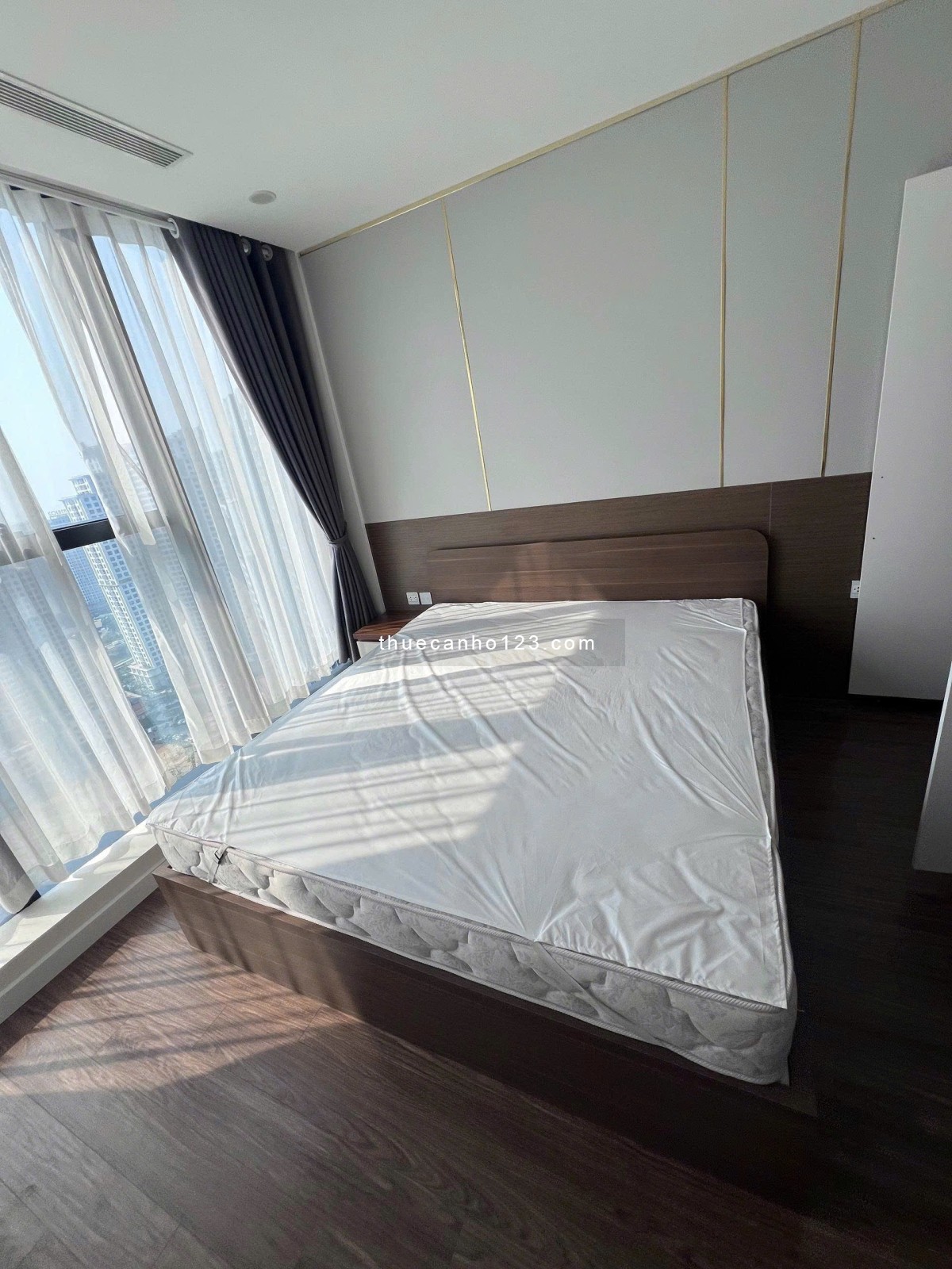 Chủ nhà gửi em cho thuê gấp căn hộ cao cấp 3PN tại sunshine city giá cực tốt chỉ 16tr