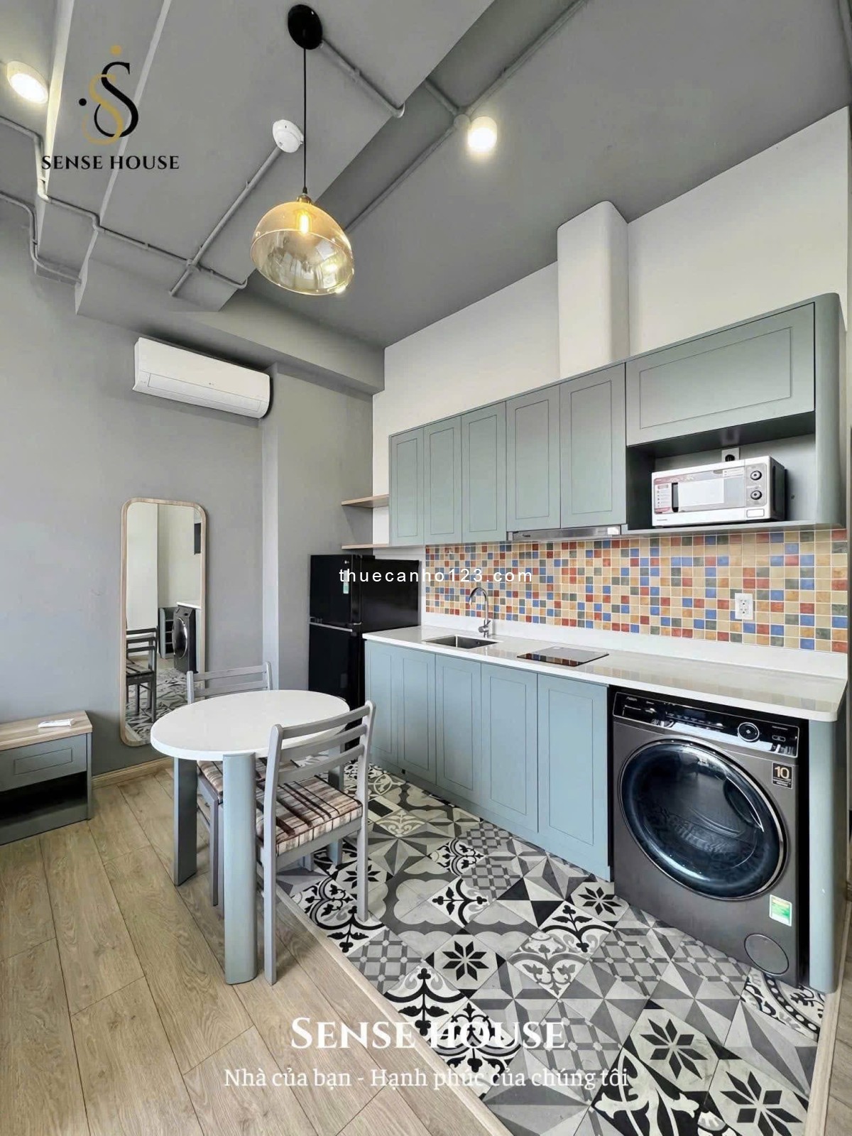 Căn hộ full nội thất có ban công ngay giữa trung tâm Tân Bình 35m2