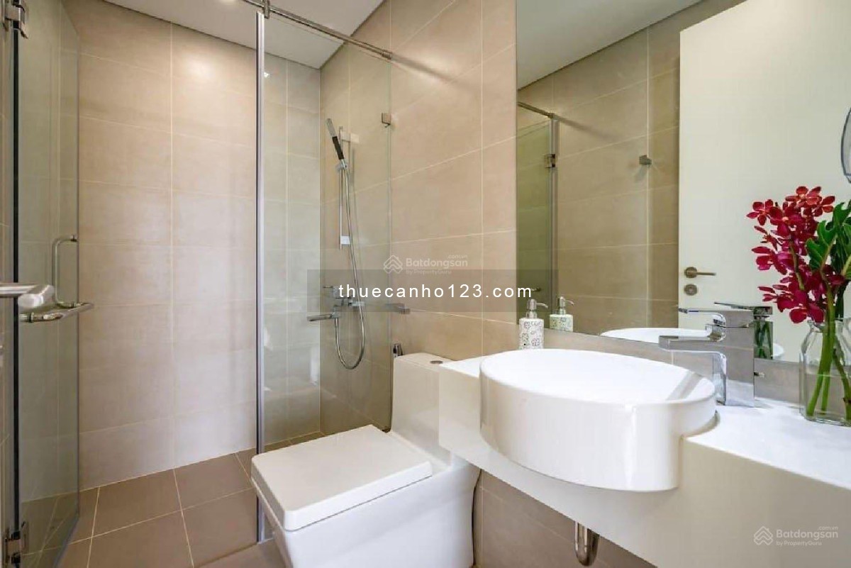 Cho thuê gấp căn hộ cao cấp nhất Quận 4 River Gate