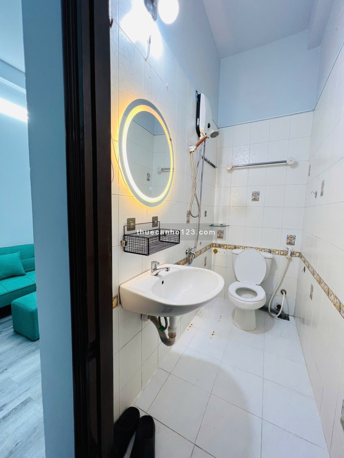 Cho thuê căn hộ rộng full nội thất, cửa sổ trời Vĩnh Hội Q4 gần ĐH Luật, Khánh Hội, chợ Xóm Chiếu