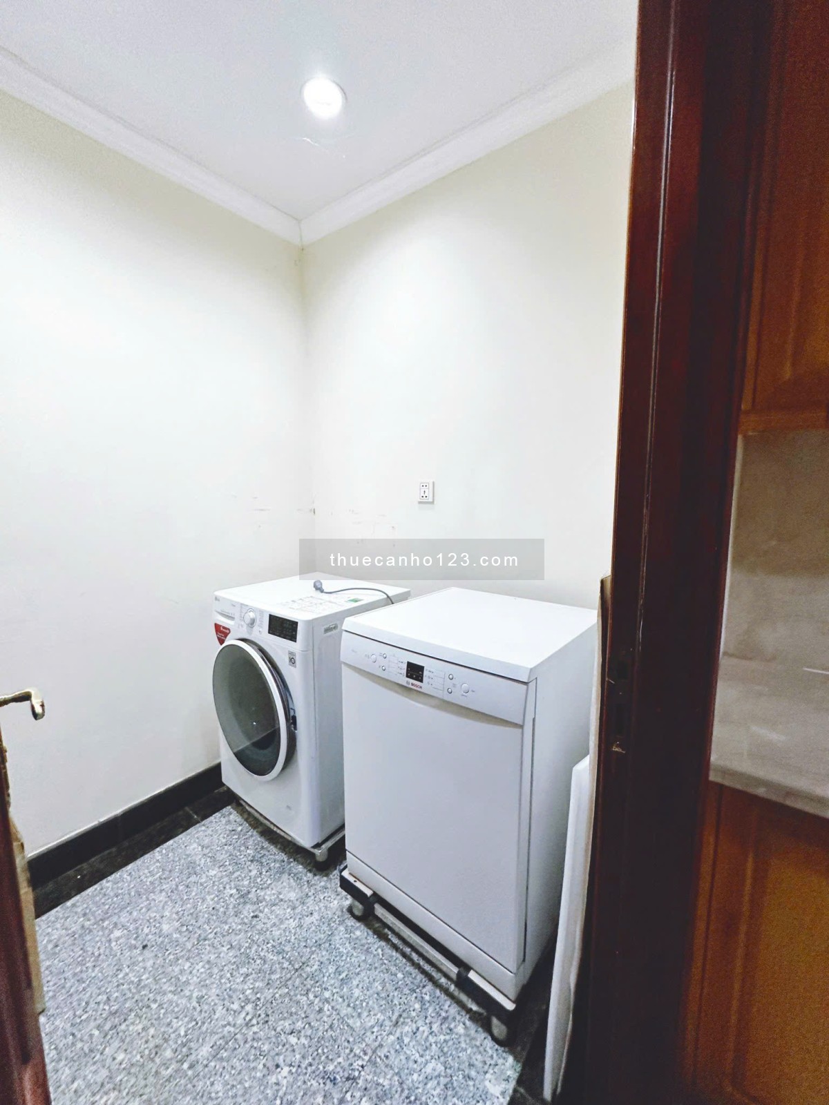 Cho thuê 2️⃣ căn hộ cao cấp Vincom Center trung tâm Quận 1