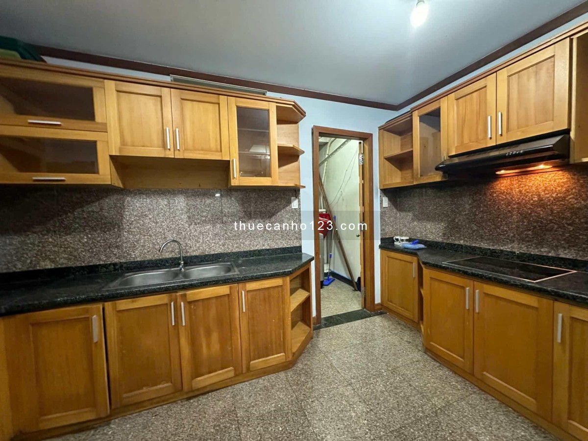 C/c Phan Xích Long, P2, Phú Nhuận: 89m2-3p ngủ, NT, 14tr/th