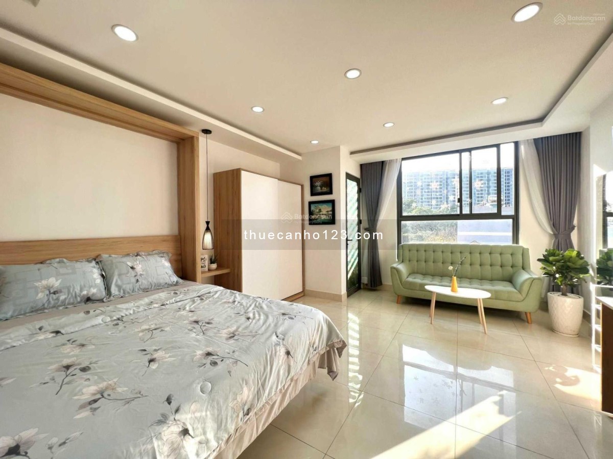 Cho thuê nhanh căn hộ 1PN dạng studio có lô gia giặt phơi giá chỉ 10tr/tháng.