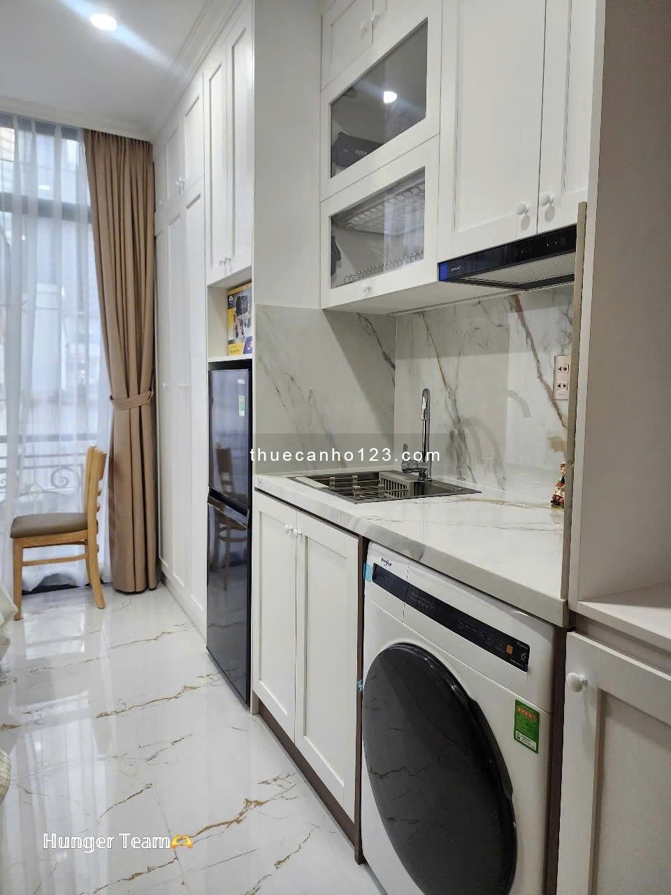 Căn hộ cho thuê ngay Q1 máy giặt riêng, ban công, gần Cầu Kiệu, chợ Tân Định, CV Lê Văn Tám, Ba Son