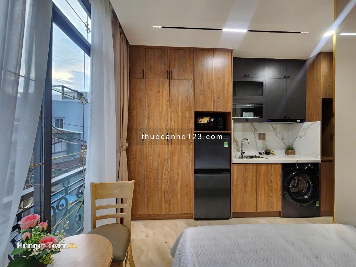 Căn hộ cho thuê ngay Q1 máy giặt riêng, ban công, gần Cầu Kiệu, chợ Tân Định, CV Lê Văn Tám, Ba Son