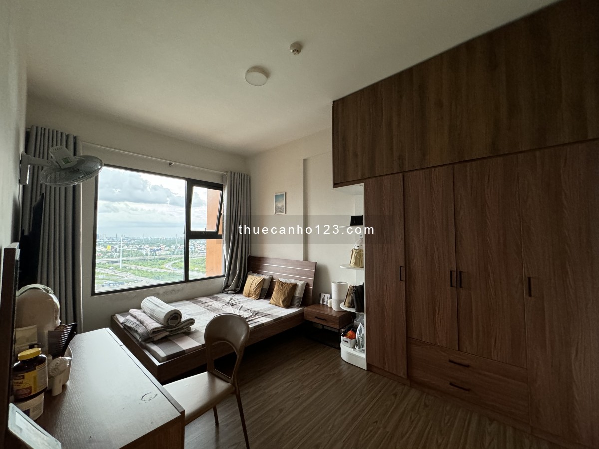Cho thuê căn hộ 2 phòng ngủ view nhìn về Q1, nội thất cơ bản, Safira Khang Điền, 9 triệu/ tháng