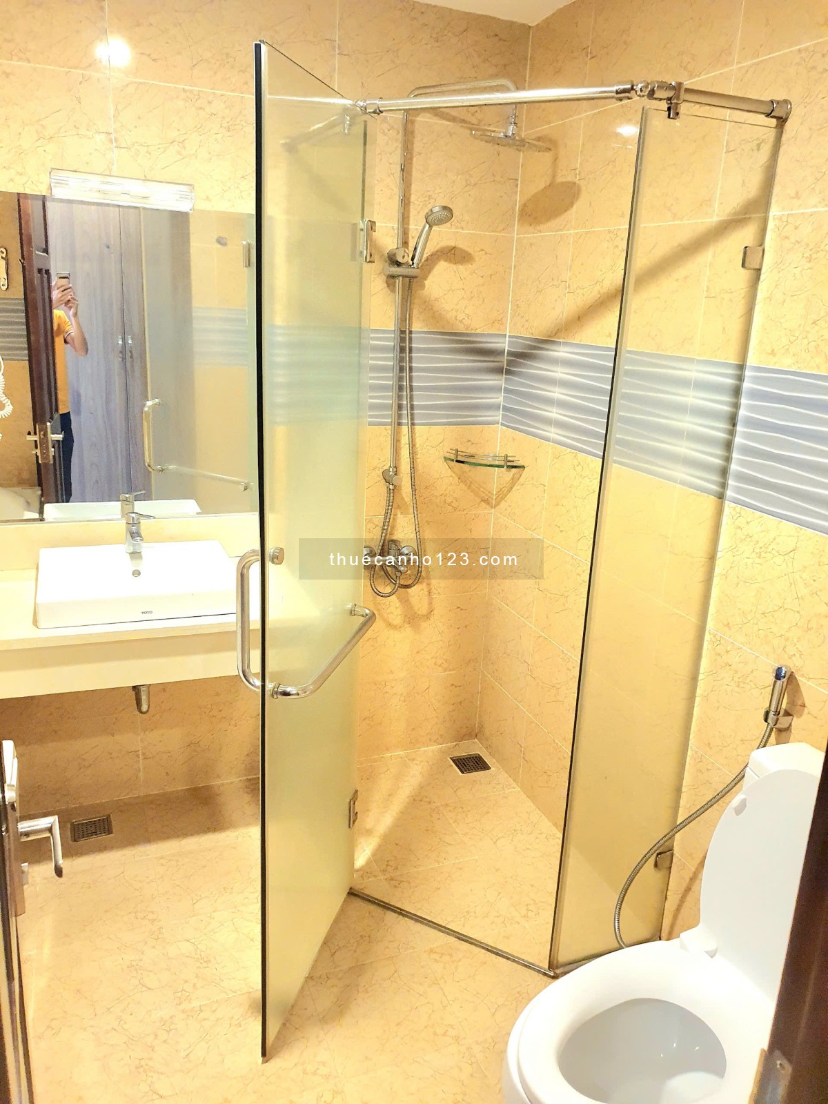 Cho thuê phòng khách sạn 4 sao giá cực rẻ tại Nha Trang