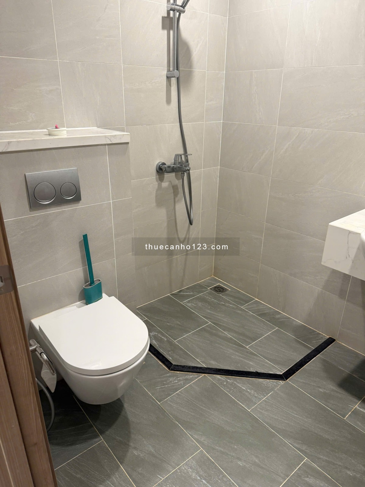 CHO THUÊ CĂN HỘ 1PN+ VINHOMES GRAND PARK QUẬN 9 - NHÀ TRỐNG KỆ BẾP RÈM - GIÁ RẺ 5 triệu/tháng