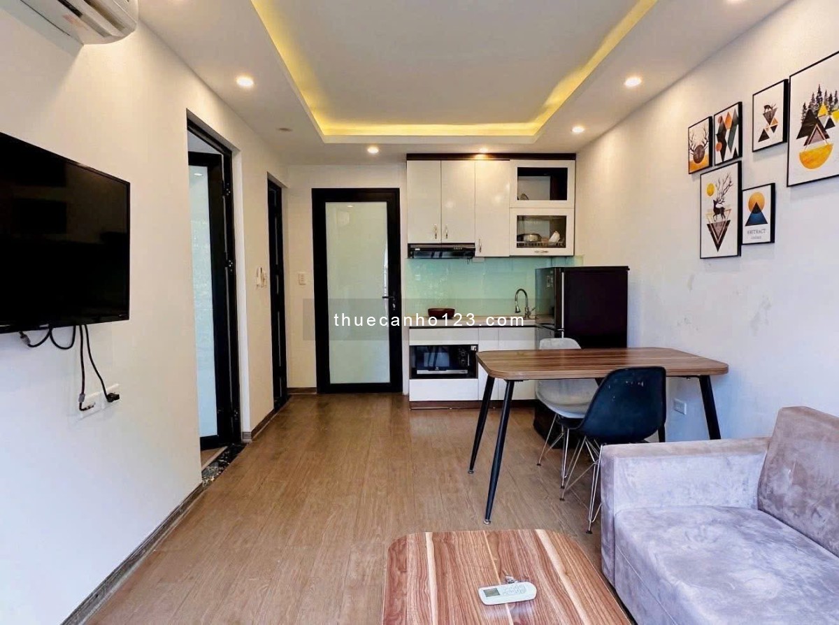 Cho thuê căn hộ 2 phòng ngủ 70m², gần Học viện Hàng không, ban công thoáng mát.