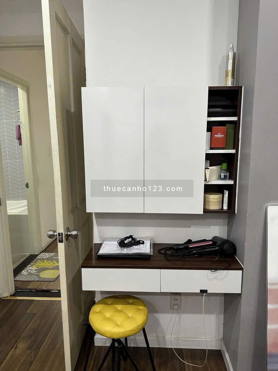 chung cư Screc, Trường Sa, Q3: 80m2, 2pn, 2wc, NT 13tr/th. Lầu 15, Mới