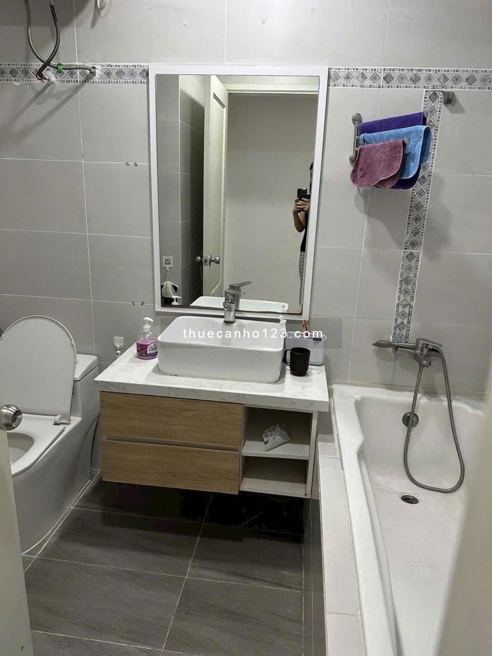 chung cư Screc, Trường Sa, Q3: 80m2, 2pn, 2wc, NT 13tr/th. Lầu 15, Mới