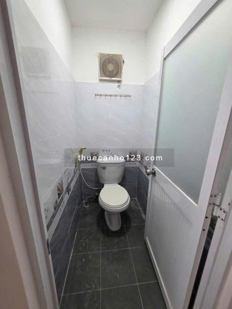 Căn hộ 40m2,1P ngủ, wc , C/c Bàu Cát, p10, TB,5tr/th. Thang bộ