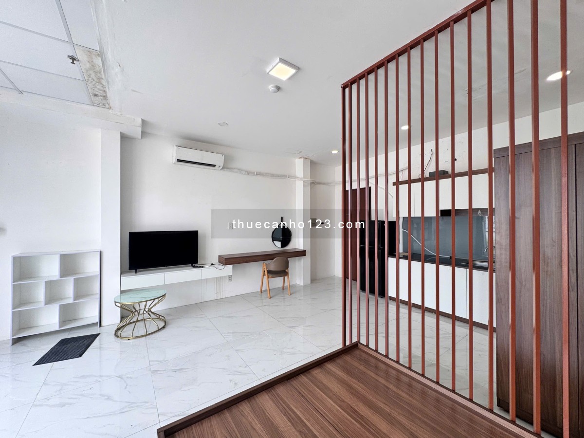 Cho thuê căn hộ – Đề Thám, Quận 1 – Ban công rộng – Gần phố đi bộ Bùi Viện, chợ Bến Thành Nguyễn Huệ