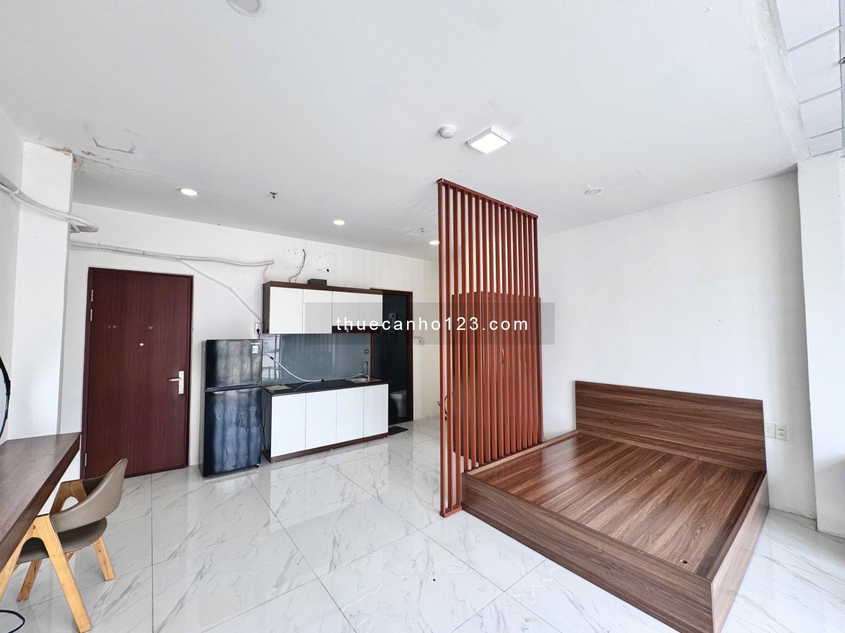 Cho thuê căn hộ – Đề Thám, Quận 1 – Ban công rộng – Gần phố đi bộ Bùi Viện, chợ Bến Thành Nguyễn Huệ