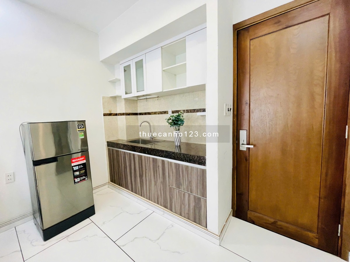 Studio Bình Quới có cửa sổ thoáng mát, yên tĩnh, thang máy, nước nóng năng lượng.