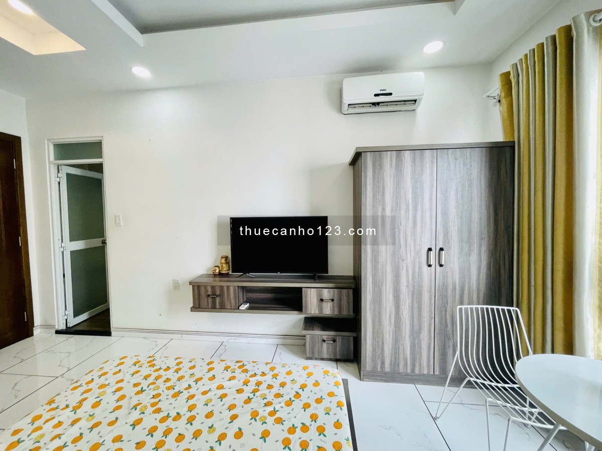 Studio Bình Quới có cửa sổ thoáng mát, yên tĩnh, thang máy, nước nóng năng lượng.
