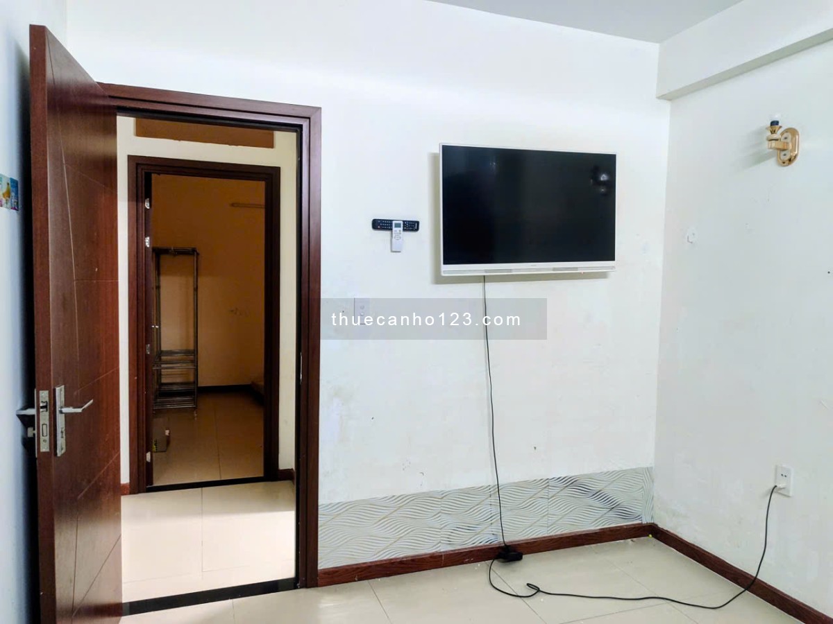 Cho thuê căn 2PN 1WC, 52m2, dự án CC Iris Tower Bình Hòa