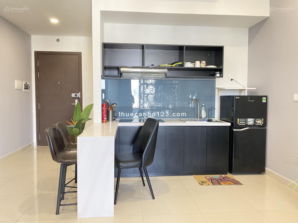 Cho thuê căn hộ Sunrise City View 1PN 1WC studio giá 11tr bao phí quản lý.