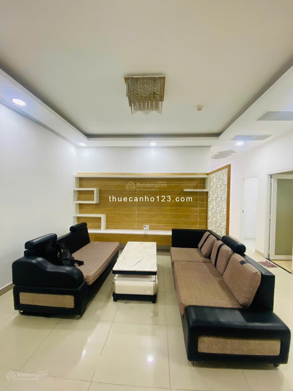 Cho thuê căn hộ Oriental Plaza 83m² (2PN), lầu trung view đẹp thoáng mát
