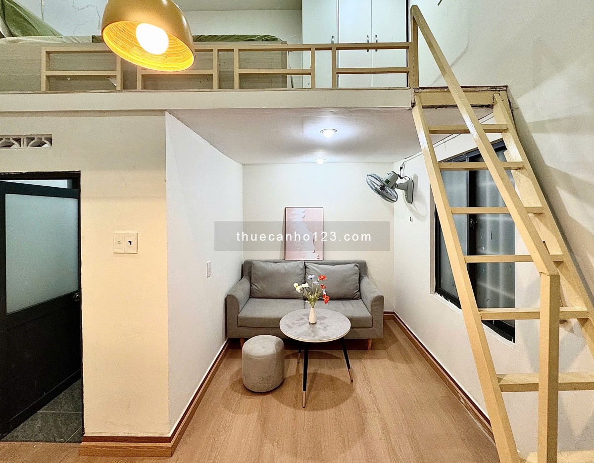 Căn hộ dạng Duplex cao 1,8m tách bếp, full nội thất, máy giặt riêng, sofa, gần Landmark, Ngô Tất Tố