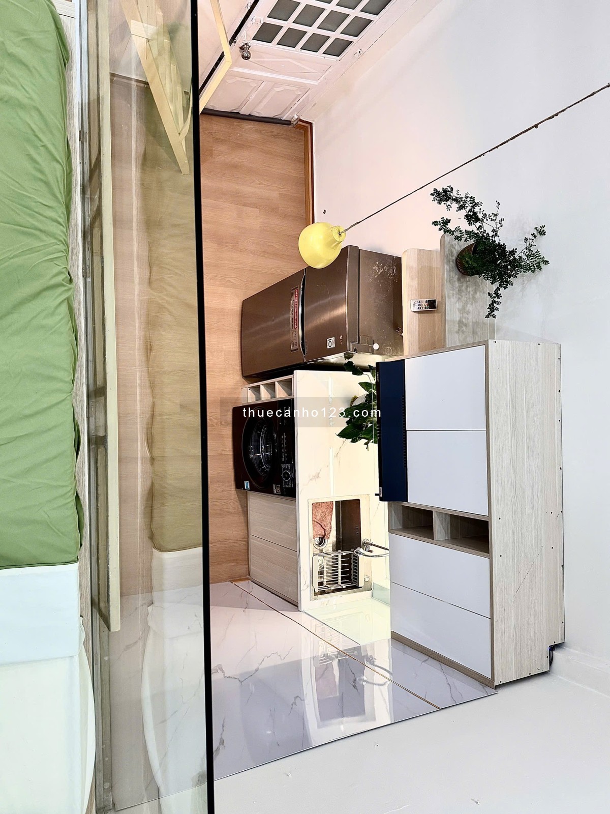 Căn hộ dạng Duplex cao 1,8m tách bếp, full nội thất, máy giặt riêng, sofa, gần Landmark, Ngô Tất Tố